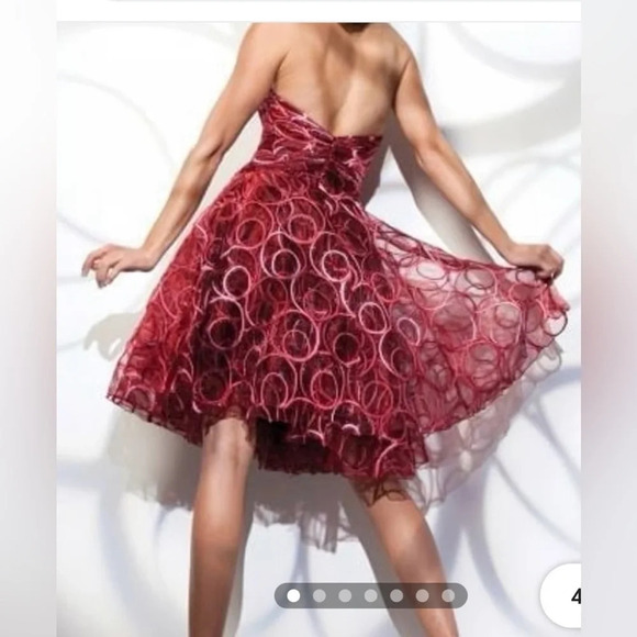 Tony Bowls Stunning Organza Strapless Rhinestone Fit & Flare Red Dress Size 2 - Picture 2 of 13